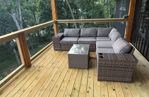 Cadiz House | “Home On The Hill"nnThis new vacation rental will not disappoint! Lake front!
