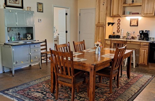 Huntsville Cottage | Home on the Ranch