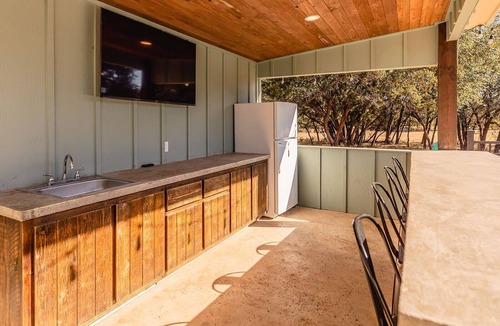 Sabinal House | Home on the Range @ Buchanan Vacation - On Golf Course, POOL & FREE RIVER ACCESS