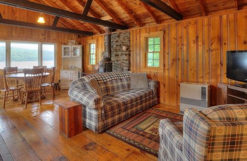 Rangeley Cottage | Home on the Range - Guest House