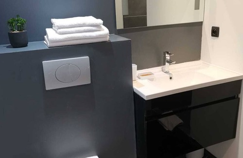 Langon Hotel | Home Place