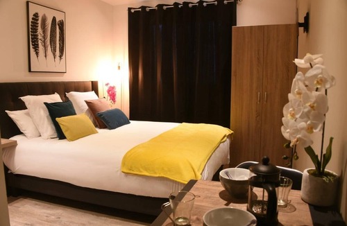 Langon Hotel | Home Place