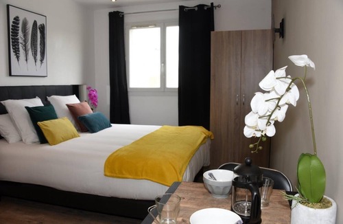 Langon Apartment | HOME PLACE
