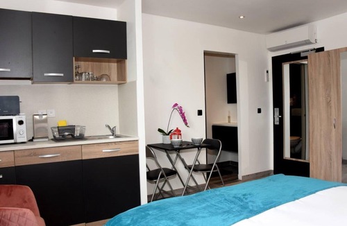 Langon Apartment | HOME PLACE