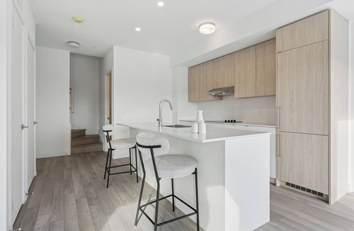 Richmond Hill House | Home Richmond Hill 2bed2.5bath | Parking