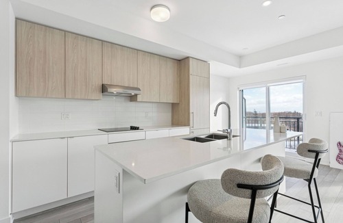 Richmond Hill House | Home Richmond Hill 2bed2.5bath | Parking