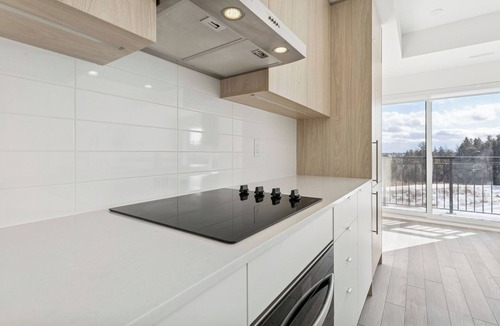 Richmond Hill House | Home Richmond Hill 2bed2.5bath | Parking