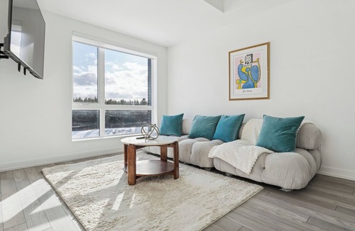 Richmond Hill House | Home Richmond Hill 2bed2.5bath | Parking