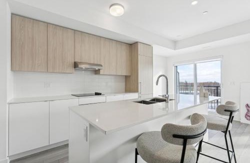 Richmond Hill House | Home Richmond Hill 2bed2,5bath Parking