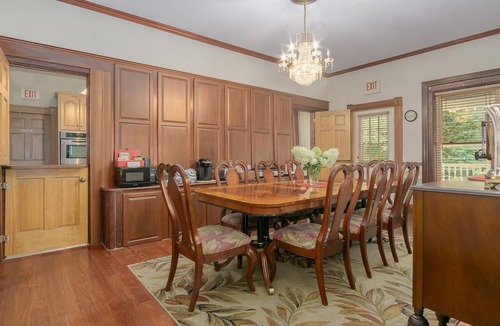 Newaygo Apartment | Home Run! Room at Newaygo Bed & Breakfast