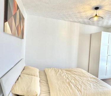 Cergy Apartment | Home seventy - Guest House
