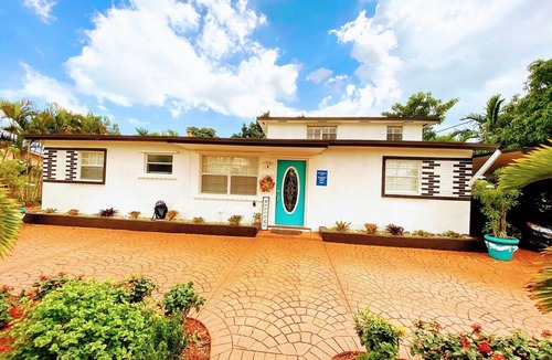 Richmond Heights House | Home: sleeps up to 12. Exudes an aura of serenity. (Outdoor Meditation-Yoga-Zen)