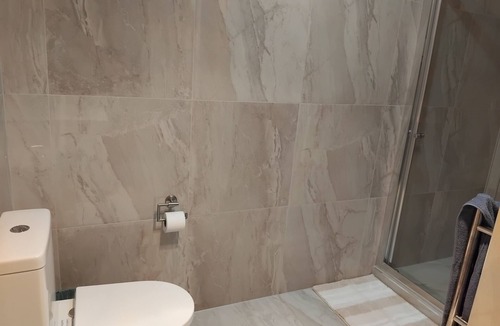 Papatoetoe House | Home Stay:King Room available Only