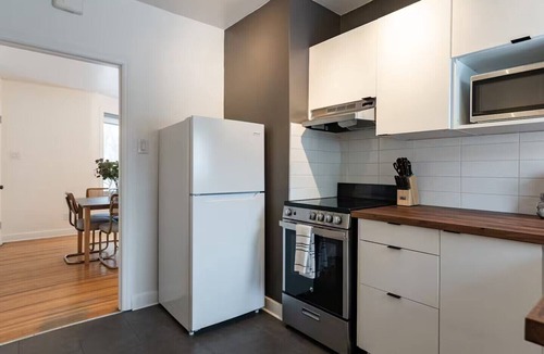 Winnipeg Apartment | Home-Style 1BR Near HSC | Free Parking