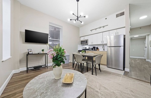 Downtown Apartment | Home-style 1BR perfect for long visits