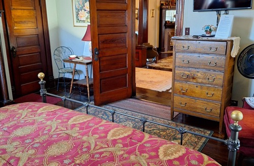 Paris Bed & Breakfast | Home Sweet Home Bed & Breakfast
