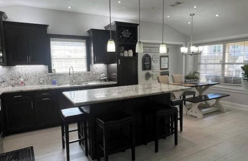 Houston House | Home Sweet Home Central
