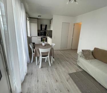 Noisy-le-Grand Apartment | Home Sweet Home