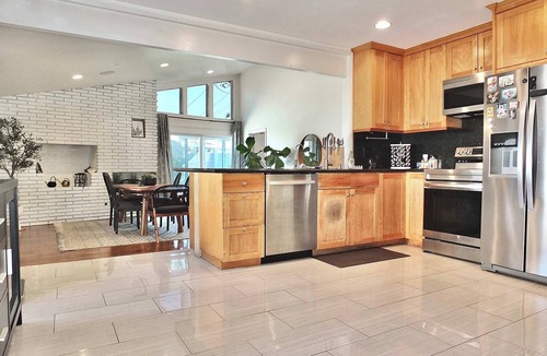 South of Conant House | Home Theater, Private Backyard, Theme Parks Close