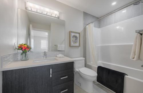 Richmond House | Home Theater with AC, Dual Master Suites, BBQ