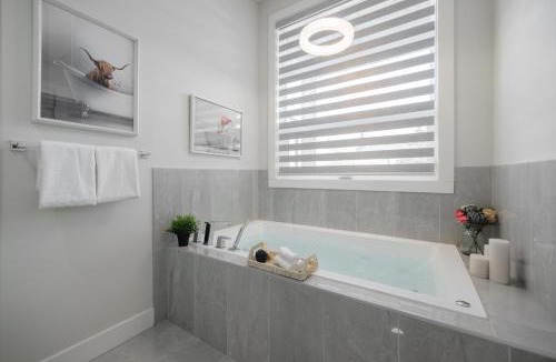 Richmond House | Home Theater with AC, Dual Master Suites, BBQ