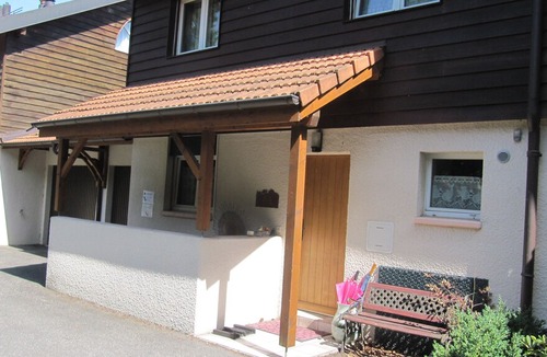 Genthod House | Home to Rent in Residential Area