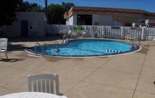 Flint Hotel | Home Town Inn