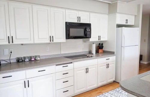 Harbor House | Home w/Beach Access & King Bed