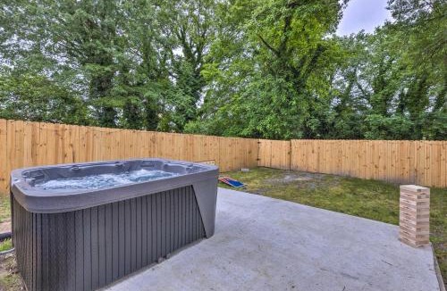 Mosby House | Home w/Hot Tub < 2 Mi to Downtown Richmond!
