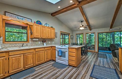 Arrow Point House | Home w/Large Deck on Table Rock Lake!