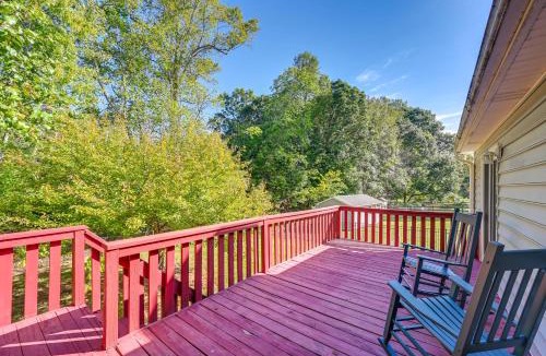 Winston - Salem House | Home w/Large Yard: 6 Mi to Dtwn Winston-Salem!