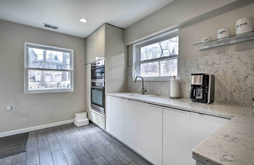 Glen Ellyn House | Home w/Office + Yard: 25 Mi to Downtown Chicago!