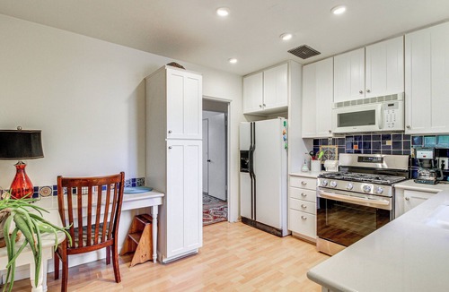 Parkland Hills House | Home w/Patio: Near Nob Hill, UNM & Kirtland AFB!