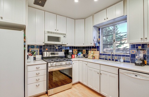 Parkland Hills House | Home w/Patio: Near Nob Hill, UNM & Kirtland AFB!