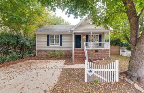 Downtown House | Home w/Pet-Friendly Yard, 1 Mi to Dtwn Raleigh!