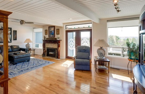 Farmington House | Home w/Views & Fire Pit, 10 Mi to Aztec Ruins!