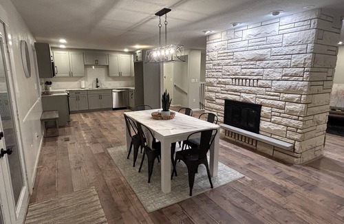 Marshfield House | Home with a park view gives you country living in the heart of Marshfield