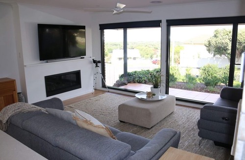 Ocean Grove House | Home With a View Close to Beach