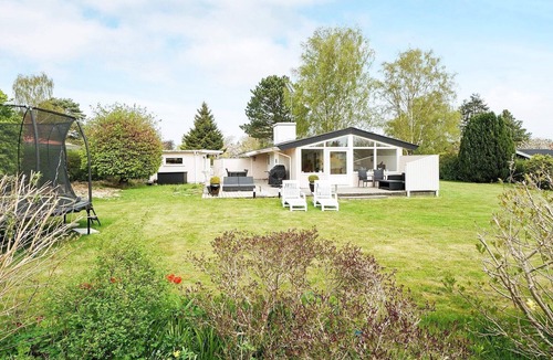 Dronningmolle House | Home with Chromecast near Beach