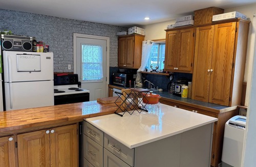 Bellerive House | Home with Garden & Free Parking