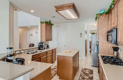 Forest Oaks House | Home with private pool rents for longer term stay