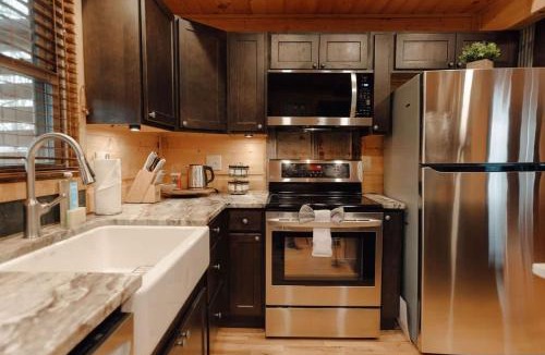 Piney Flats House | Home with Sauna & Hot Tub & Lake Access
