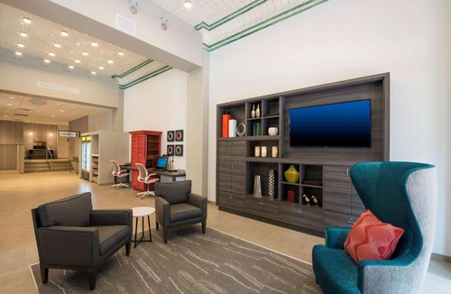 Mile Square Hotel | Home2 Suites by Hilton Indianapolis Downtown Indianapolis