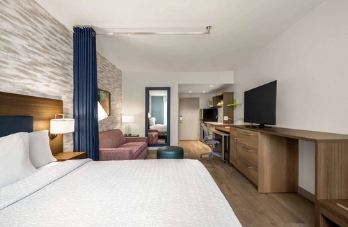 Holly Hotel | Home2 Suites by Hilton Austin East Side 5th Street