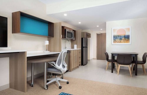 Franklin Hotel | Home2 Suites by Hilton Boston Franklin