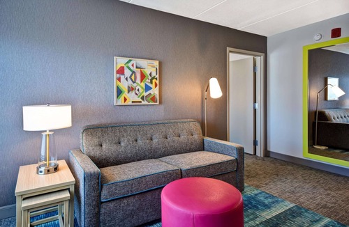 Normal Hotel | Home2 Suites by Hilton Bloomington Normal