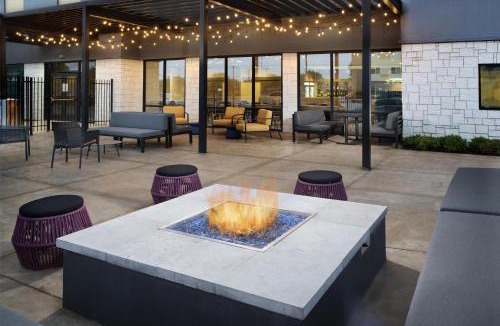 Buckner Terrace - Everglade Park Hotel | Home2 Suites By Hilton Dallas East
