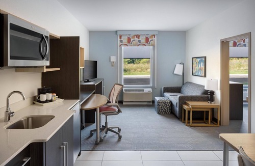 Jackson Hotel | Home2 Suites by Hilton Jackson MI