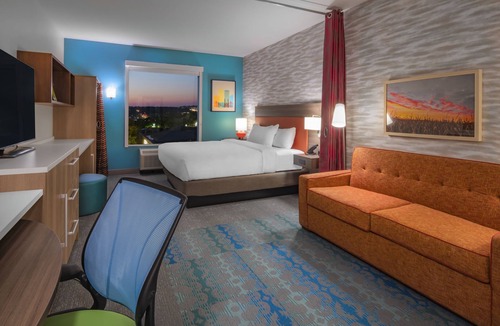 South Central Omaha Hotel | Home2 Suites by Hilton Omaha I-80 at 72nd Street, NE