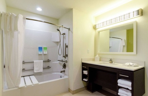 Portland Hotel | Home2 Suites by Hilton Portland